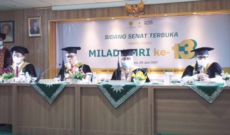 Sidang senat dalam rangka perayaan milad Universitas Muhammadiyah Riau ke-13, Sabtu (5/6/2021) digelar secara terbatas dan mematuhi protokol kesehatan.