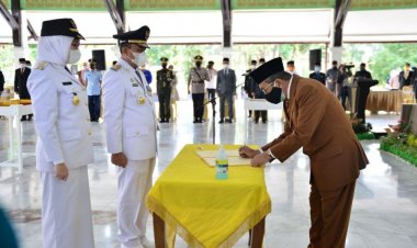 Isi Pesan Gubri Pada Bupati dan Wakil Bupati Inhu yang Baru Dilantik