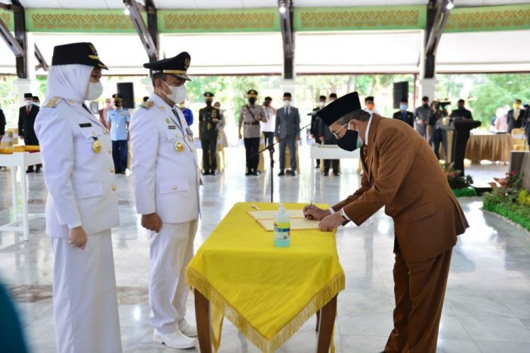 Isi Pesan Gubri Pada Bupati dan Wakil Bupati Inhu yang Baru Dilantik