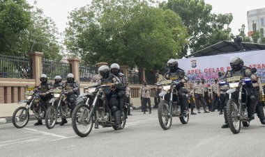BERITA FOTO: Pengecekan Peralatan Dalmas di Polresta Pekanbaru