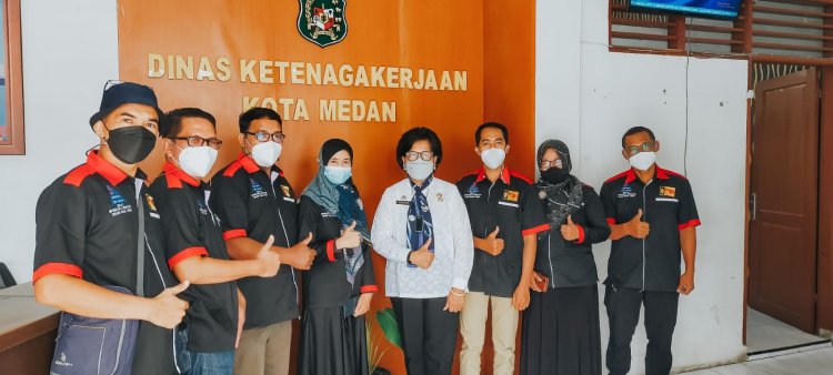 Guru Desain Komunikasi Visual SMK Muhammadiyah 2 Pekanbaru Gelar Upskilling dan Reskilling