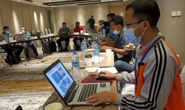 Guru SMK Muhammadiyah 2 Pekanbaru Ikuti Workshop Sosial Media Marketing di Jakarta