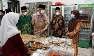 Guru SMK Muhammadiyah 2 Didorong Punya Semangat Entrepreneur