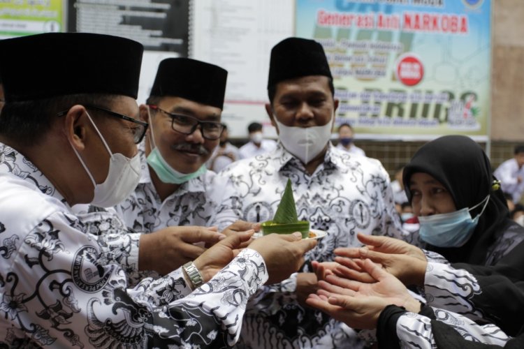 SMK Muhammadiyah 2 Pekanbaru Launching Mars Bertepatan Hari Guru Nasional