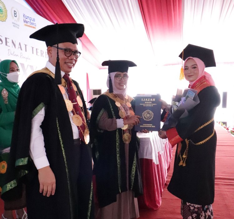 Serahkan Ijazah