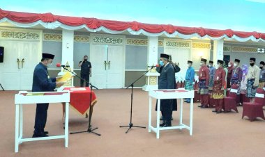 Kamsol Dilantik Jadi Kadisdik Riau