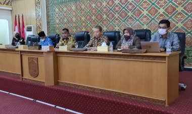 Pejabat dan Anggota Dewan di Pelalawan Diajak Kuliah di UIR