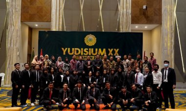 28 Lulusan Fikom UMRI Jalani Yudisium