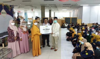 Seratus Anak Yatim Diajak Belanja Baju Lebaran