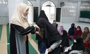 Dharma Wanita UIR Santuni Anak Dosen dan Pegawai
