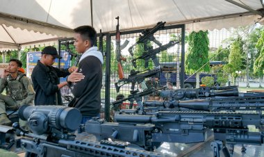 Kirab Drum Band Akademi Angkatan Udara Bikin Kagum