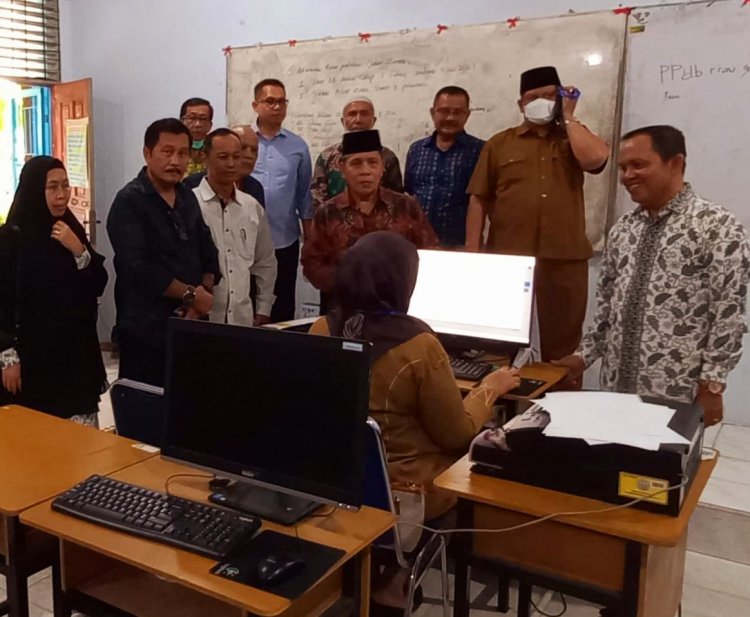 Forkom Ikut Pantau PPDB SMA dan SMK di Riau
