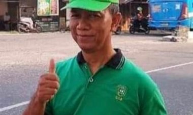 Gubri Beri Penghargaan Rektor UIR sebagai Pembina Berprestasi