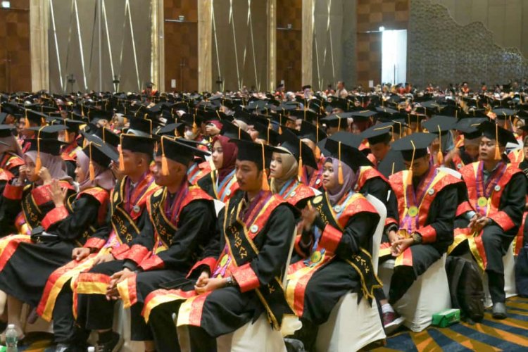 Para Wisudawan