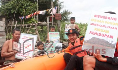 Ekspedisi Susur Sungai Kampar Berakhir di Teluk Meranti