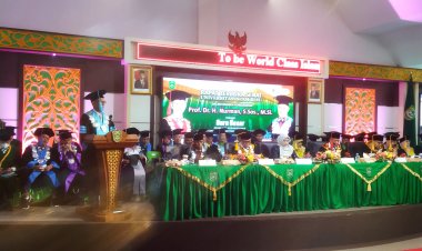Prof Nurman Dikukuhkan Jadi Guru Besar Kebijakan Publik di Fisipol UIR