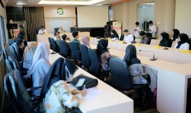 Baznas Riau Salurkan Bantuan Uang Kuliah untuk 84 Mahasiswa Universitas Riau