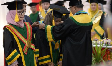 Lagi, Dua Guru Besar Dikukuhkan di Universitas Riau