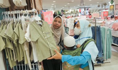 Luar Biasa, Sejumlah Komunitas Ajak  96 Anak Fakir Miskin dan Yatim Piatu Belanja di Mal