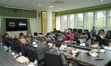 Susun Naskah Akademik RUU 3 Daerah di Riau, Badan Keahlian DPR RI Gelar FGD dengan UIR