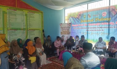 Datang ke Pekanbaru, Menko PMK Berdialog dengan Keluarga Anak Stunting