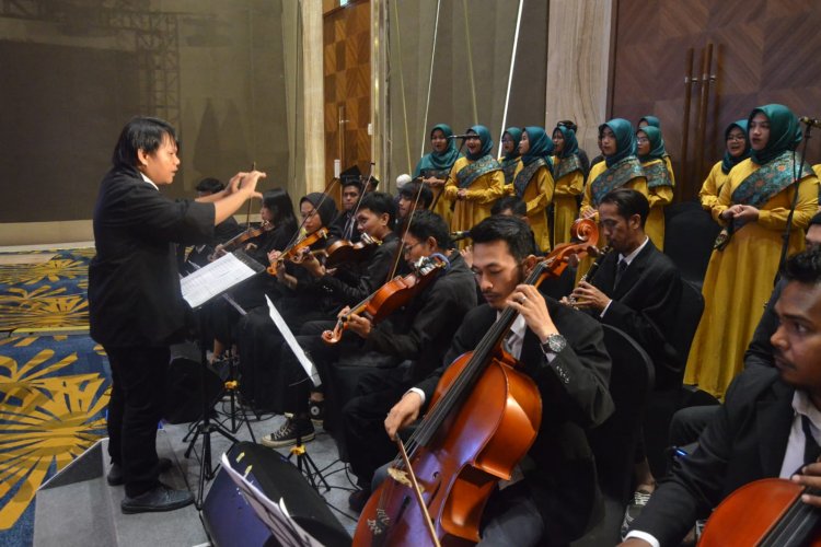 Orkestra dan Paduan Suara