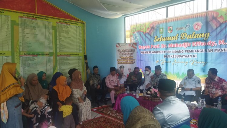 Datang ke Pekanbaru, Menko PMK Berdialog dengan Keluarga Anak Stunting