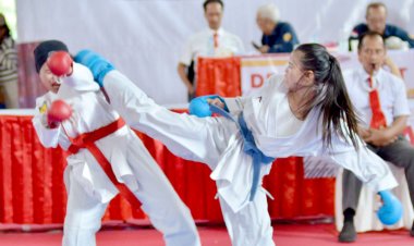 Cara Desriyana dan Riski Raih Prestasi, Imbangi Jadwal Kuliah dengan Latihan Karate