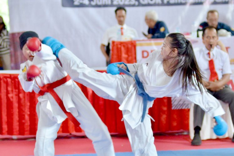 Cara Desriyana dan Riski Raih Prestasi, Imbangi Jadwal Kuliah dengan Latihan Karate