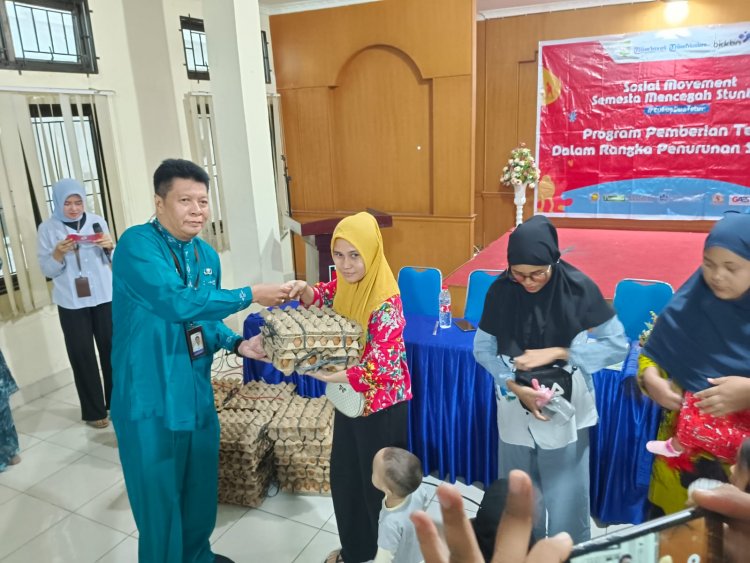 Anak Terindikasi Stunting di Kecamatan Limapuluh Dapat Bantuan Telur