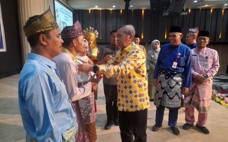 Gubernur Riau Minta Kepala Sekolah Terapkan Digitalisasi