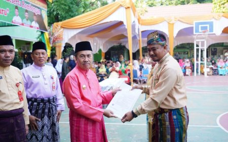 Serahkan SK PPPK, Gubri Minta Guru Tak Segan Bertanya