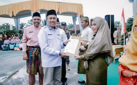 26 Tahun Mengabdi Jadi Honorer, Guru di Rohul Ini Bersyukur Terima SK PPPK dari Gubri