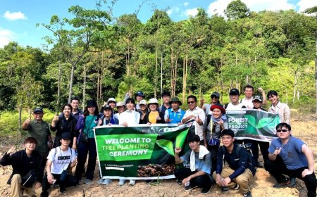 Datang ke Tahura SSH di Minas, Mahasiswa dan Siswa Jepang Tanam Pohon Langka