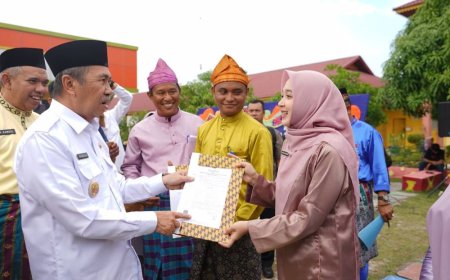 Lima Tahun Menunggu, Guru Honor Asal Bengkalis Ini Akhirnya Terima SK PPPK