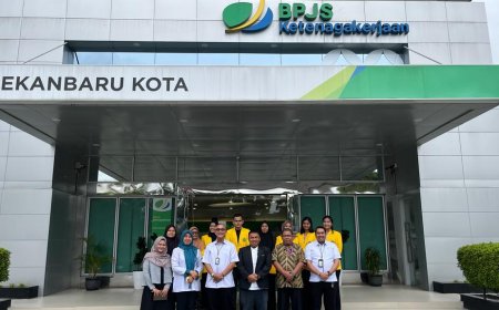 Wakil Rektor III Unilak Antar 10 Mahasiswa Magang di BPJS Ketenagakerjaan