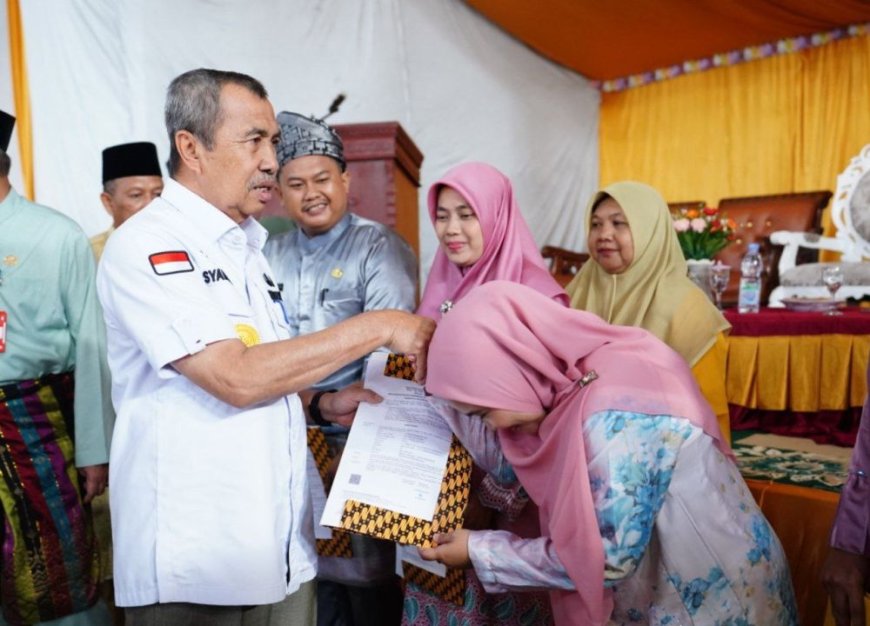 33 Tahun Mengabdi, Sri Wahyuni Gembira Terima SK PPPK Guru dari Gubernur Riau