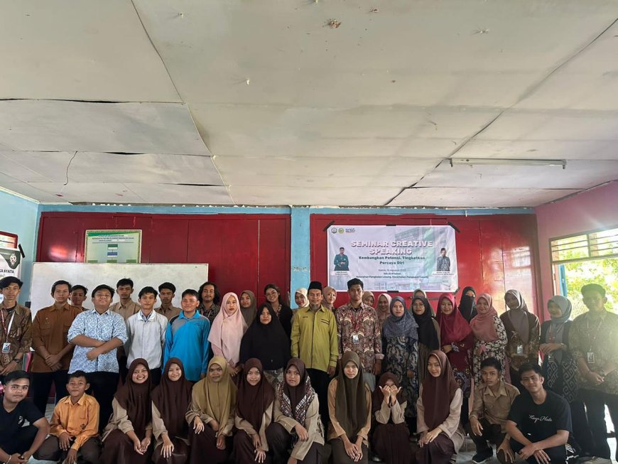 Mahasiswa KKN  SMART UMRI Gelar Seminar Creative Speaking