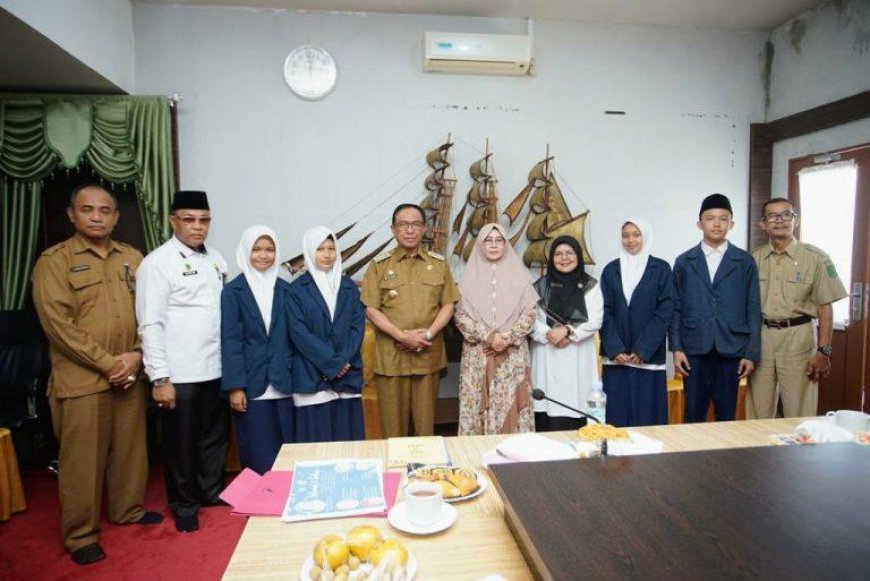 Empat Siswa MTsN 2 Inhil Wakili Riau di O2SN SMP Nasional