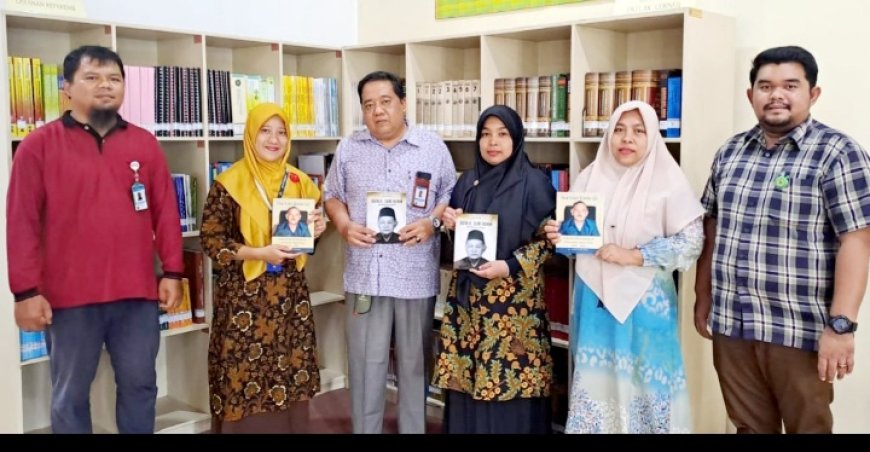 Sebar 300 Buku Biografi Pendiri YLPI-UIR ke Sekolah dan Kampus