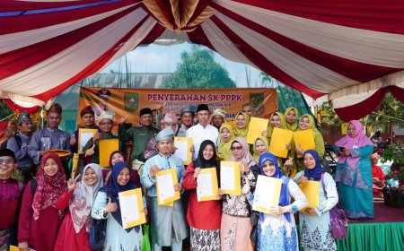 Guru PPPK Inhil Terima SK, Gubernur Minta Bersungguh-sungguh Mendidik Anak