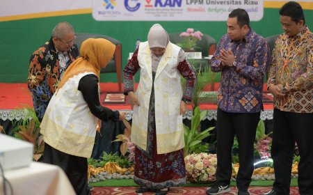 Tim Peneliti Kembangkan Motif Batik Khas Universitas Riau