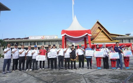 Peringatan HAORNAS Sejumlah Atlet Terima Penghargaan dari Gubri