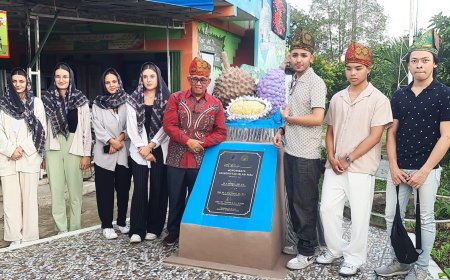 Berkunjung ke UIR, Enam Mahasiswa Jerman Diajak Melihat Agrowisata