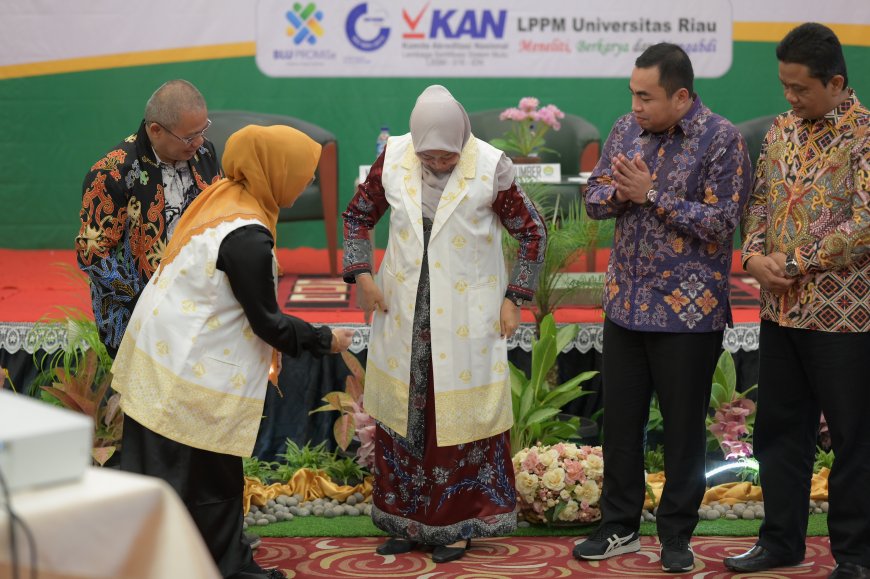 Tim Peneliti Kembangkan Motif Batik Khas Universitas Riau