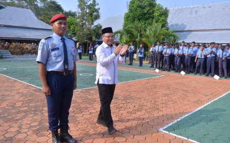 Kunjungi SMKN 1 Bangkinang, Rektor Unilak Motivasi Siswa Kuliah S1