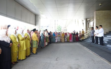 Akhiri Masa Tugas Jadi Gubri, Syamsuar Berpamitan dengan Pegawai Pemprov
