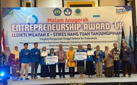 Tim Mahasiswa UIR Juara Umum Entrepreneurship Award 2023