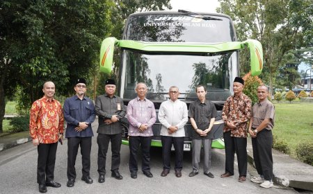 Pertama di Indonesia, Bus Mercedes Benz Jet 5 Jadi Kendaraan Operasional di Kampus UIR