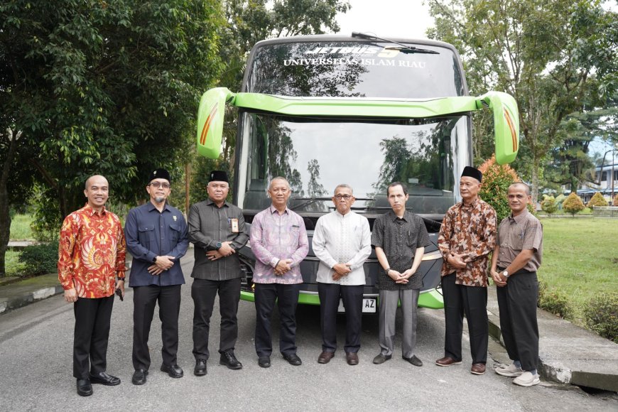 Pertama di Indonesia, Bus Mercedes Benz Jet 5 Jadi Kendaraan Operasional di Kampus UIR